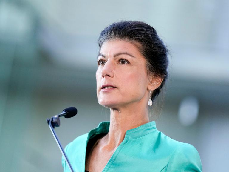 Sahra Wagenknecht bei einer Pressekonferenz des BSW im Reichstagsgebäude Berlin, 15.10.2024.