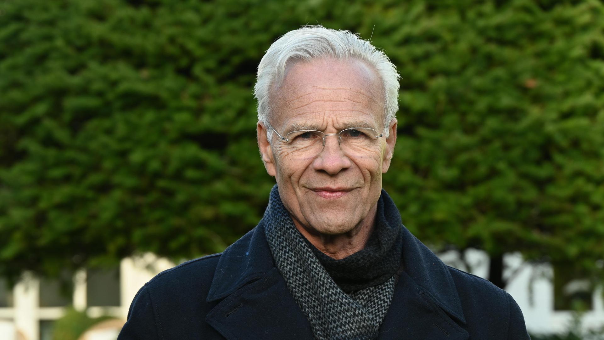 Schauspieler Klaus J. Behrendt ( Kommissar Max Ballauf ) posiert am Set des 98. Kölner Tatort " Der Glücklichmacher" Schauspieler Klaus J. Behrendt ( Kommissar Max Ballauf ) posiert am Set des 98. Kölner Tatort " Der Glücklichmacher"