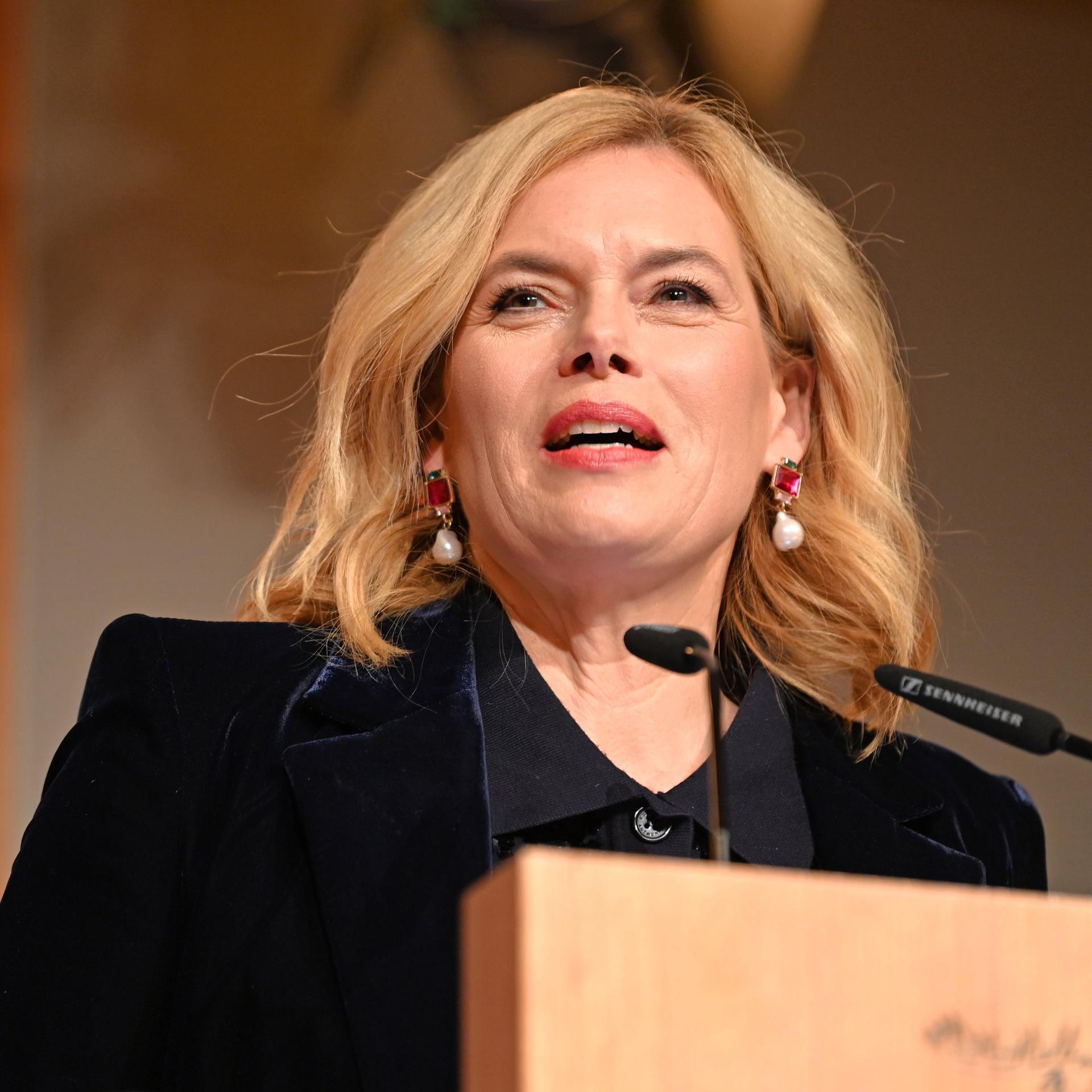 Interview - Bundestagspräsidentin Klöckner bekräftigt Wunsch nach weiblichem Staatsoberhaupt