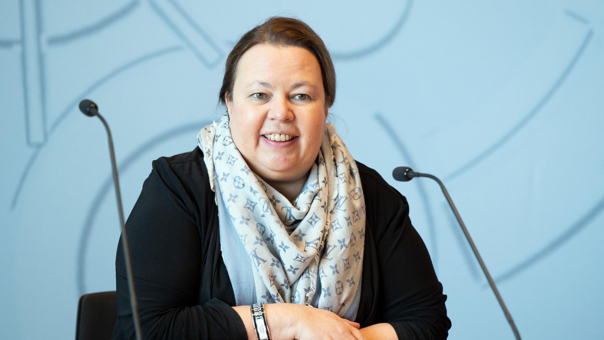 Nordrhein-Westfalen, Düsseldorf: Ursula Heinen-Esser (CDU), Umweltministerin von Nordrhein-Westfalen, spricht während einer Pressekonferenz.