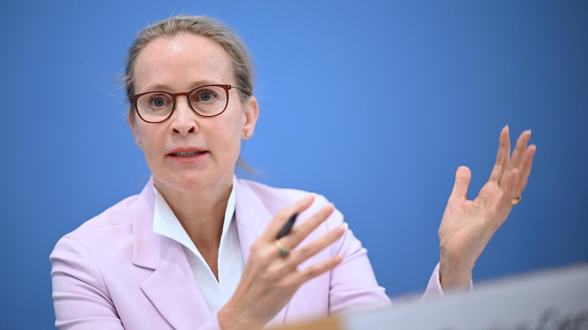 Die Juristin Frauke Brosius-Gersdorf spricht auf einer Pressekonferenz