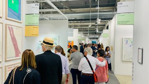 Besuchermassen auf der Art Basel