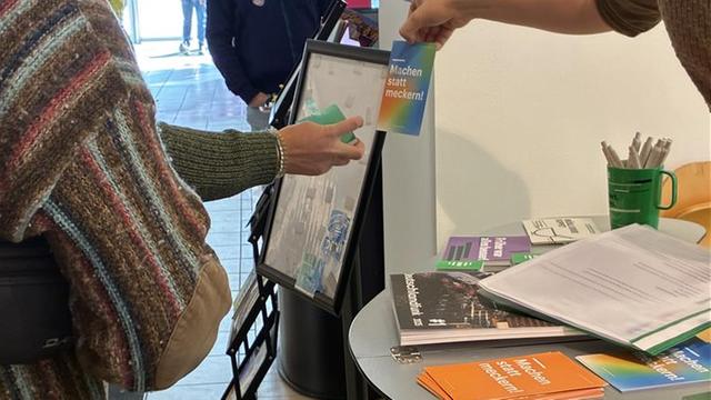 "Machen statt meckern!"-Puzzle auf dem Silbersalz-Festival in Halle