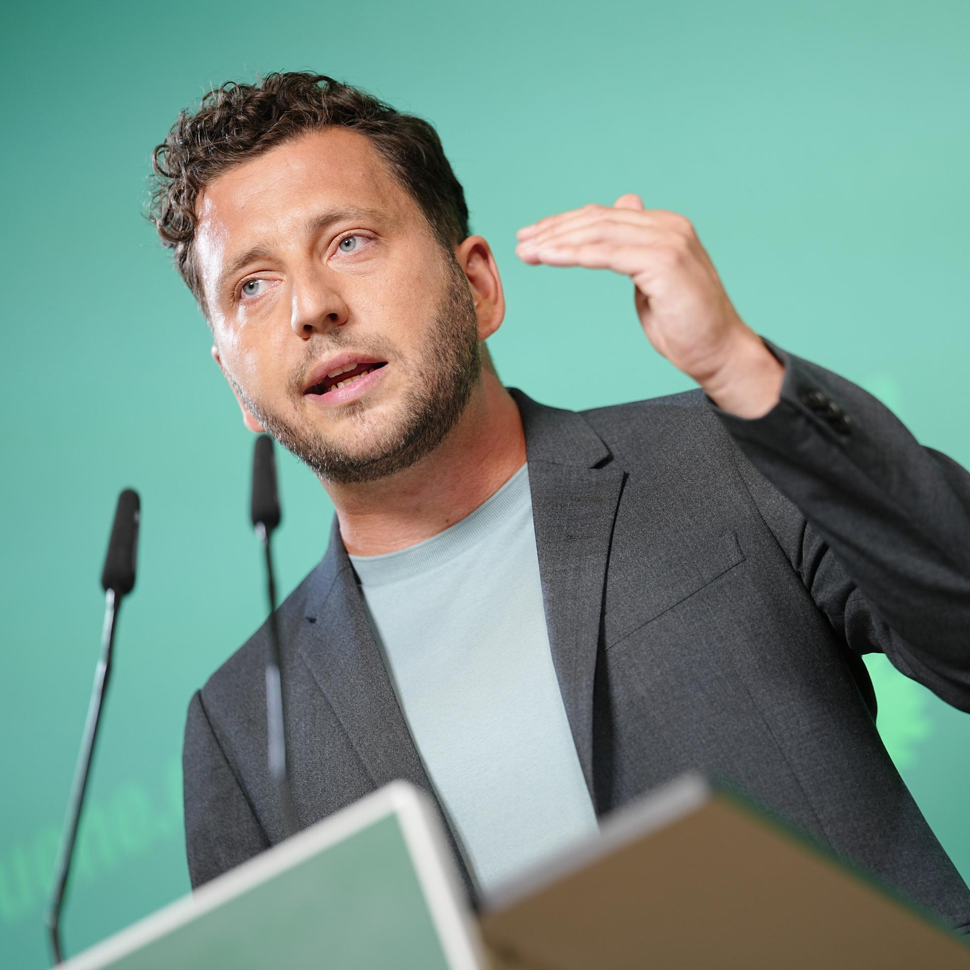 Grünen-Chef Banaszak: Wir wollen die Menschen zurückholen