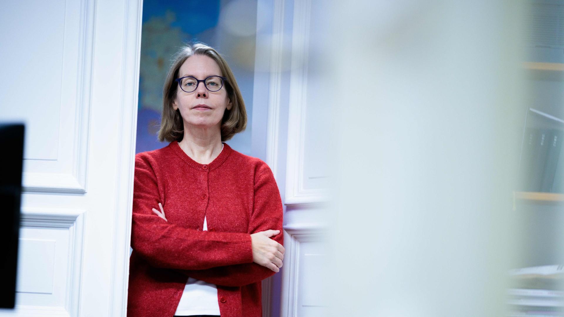 Ex-Oberstaatsanwältin Anne Brorhilker, Co-Geschäftsführerin der Bürgerbewegung Finanzwende e.V., steht in den Büroräumen des Vereins Ex-Oberstaatsanwältin Anne Brorhilker, Co-Geschäftsführerin der Bürgerbewegung Finanzwende e.V., steht in den Büroräumen des Vereins