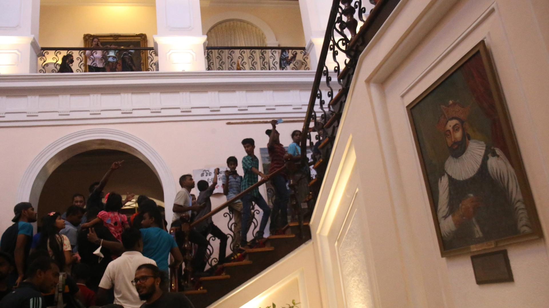 Demonstranten belagern den Präsidentenpalast in Sri Lanka