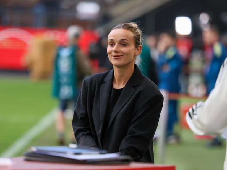 Die ehemalige deutsche Nationalspielerin Lina Magull bei ihrer Verabschiedung aus der Nationalmannschaft in Wolfsburg