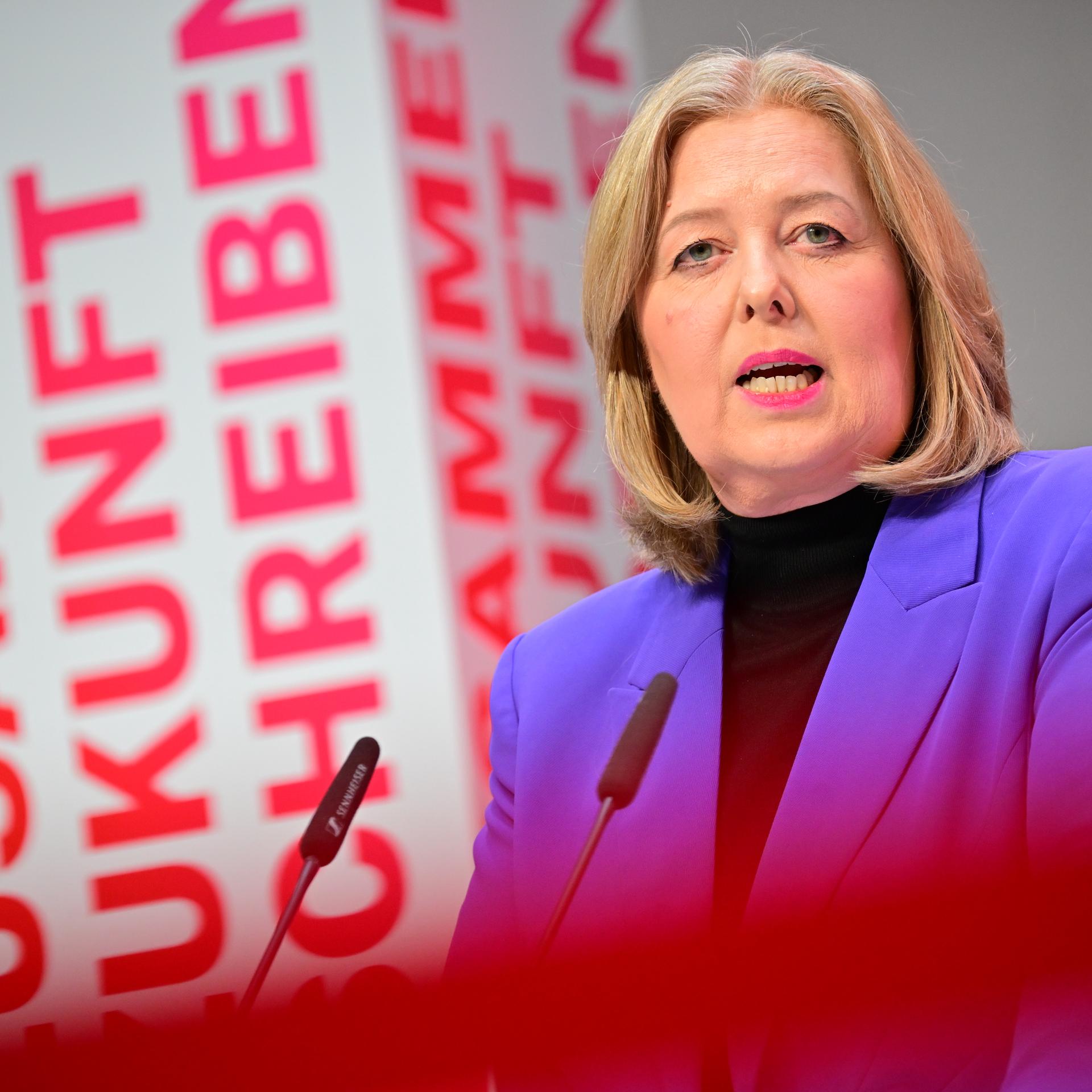 Die SPD-Co-Vorsitzende  Bärbel Bas spricht während der Jahresauftaktklausur des SPD-Parteivorstands in Berlin