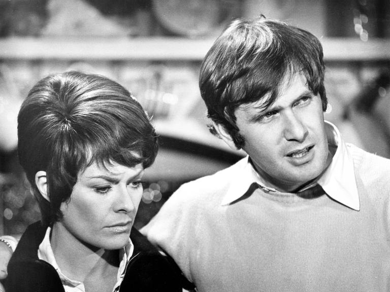A DAY IN THE DEATH OF JOE EGG, from left, Janet Suzman, director Peter Medak, on-set, 1972 Courtesy Everett Collection. 