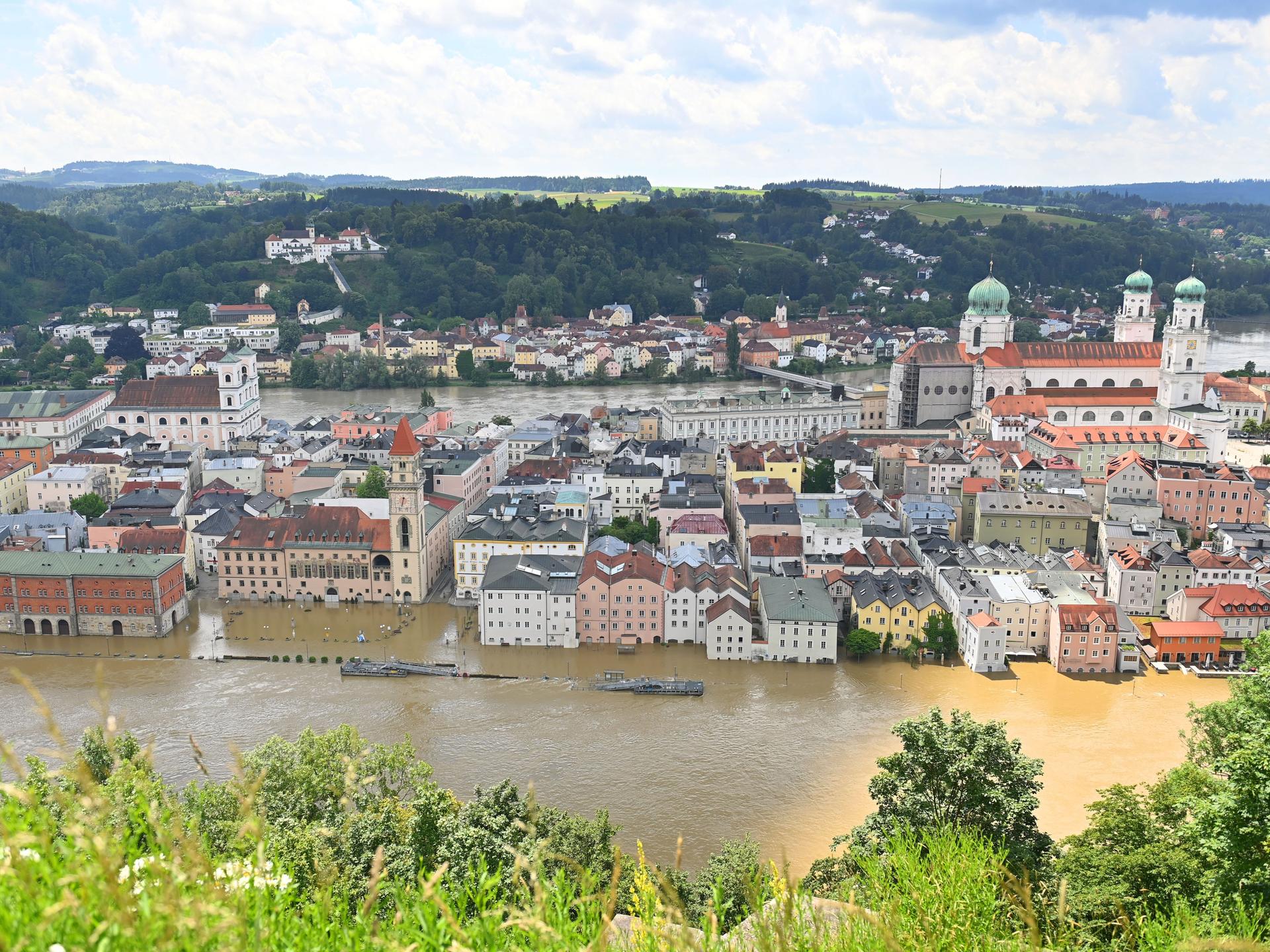 Hochwasser in Passau im Juni 2024: Blick auf die Altstadt.