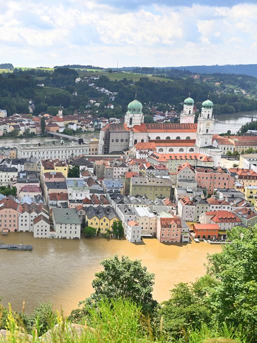 Hochwasser in Passau im Juni 2024: Blick auf die Altstadt.