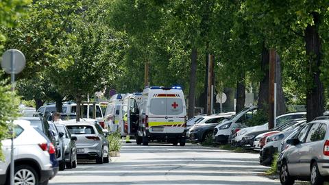 Graz: Einsatzfahrzeuge in der Nähe des Tatorts. 