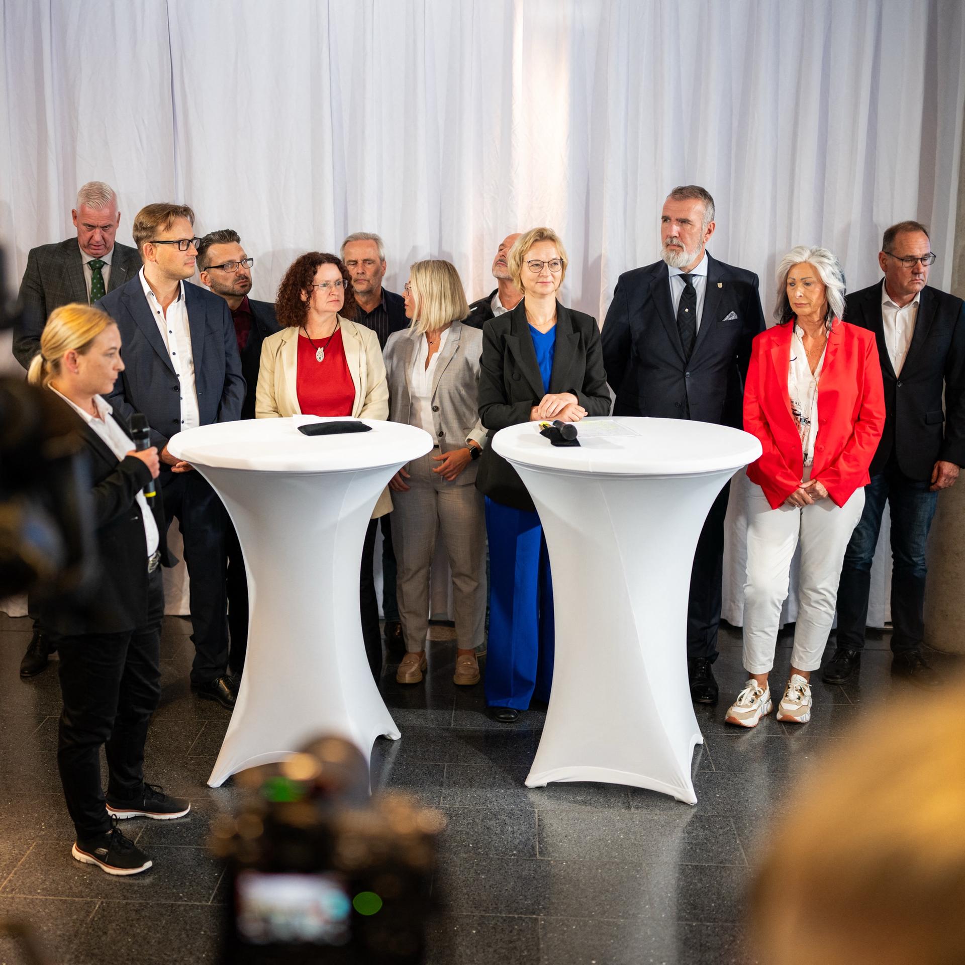 Die Vorsitzende der Thüringer BSW-Fraktion sowie die Thüringer Parteivorsitzenden geben eine Pressekonferenz im Erfurter Landtag. 