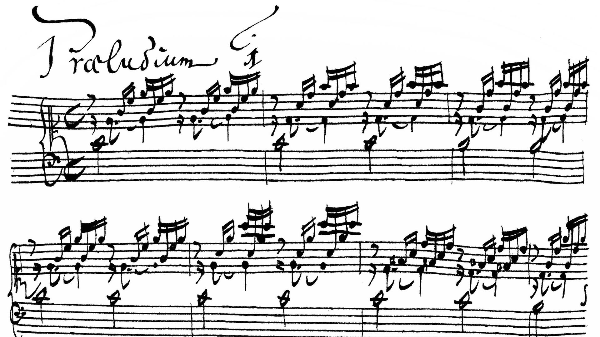 Ein weißes Blatt mit handgeschriebenen Noten. Es zeigt das erste Präludium C-Dur aus dem Wohltemperierten Klavier von Johann Sebastian Bach.