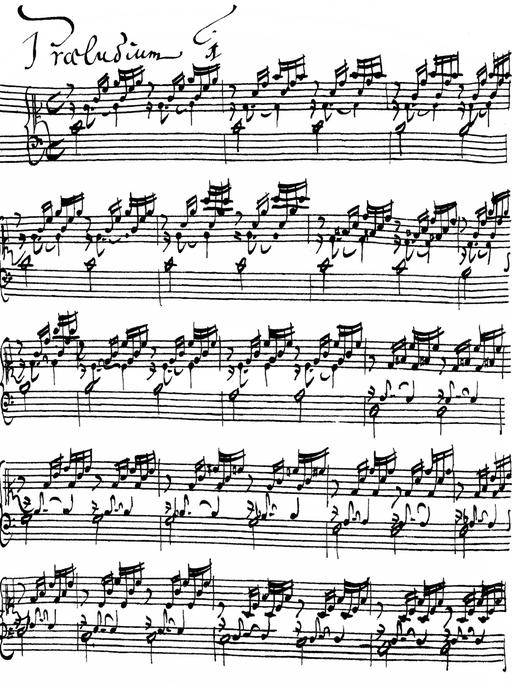 Ein weißes Blatt mit handgeschriebenen Noten. Es zeigt das erste Präludium C-Dur aus dem Wohltemperierten Klavier von Johann Sebastian Bach.