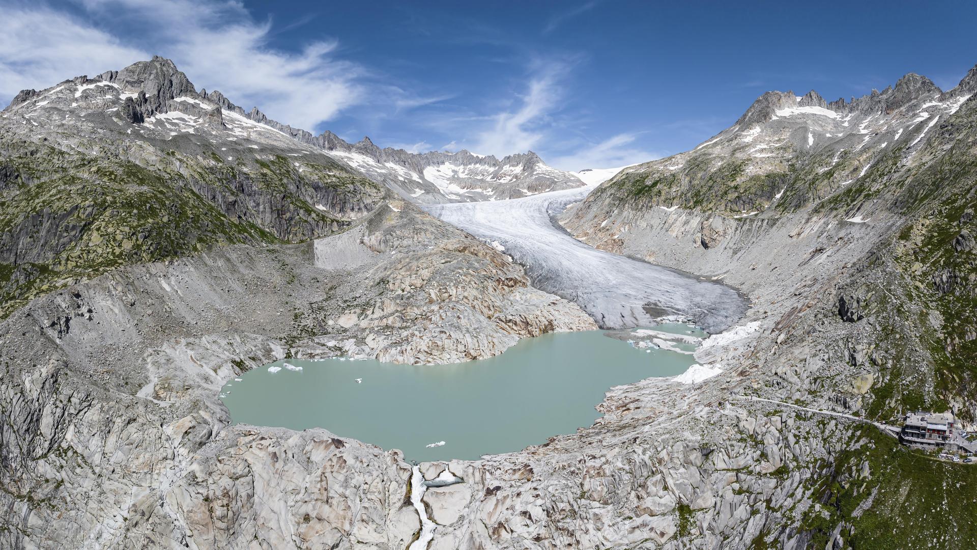 Rhonegletscher, Talgletscher im Quellgebiet der Rhone in den Schweizer Alpen. Gletscherschmelze, der Gletscher wird immer kleiner.