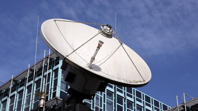 Satellitenschüssel am Funkhaus Düsseldorf