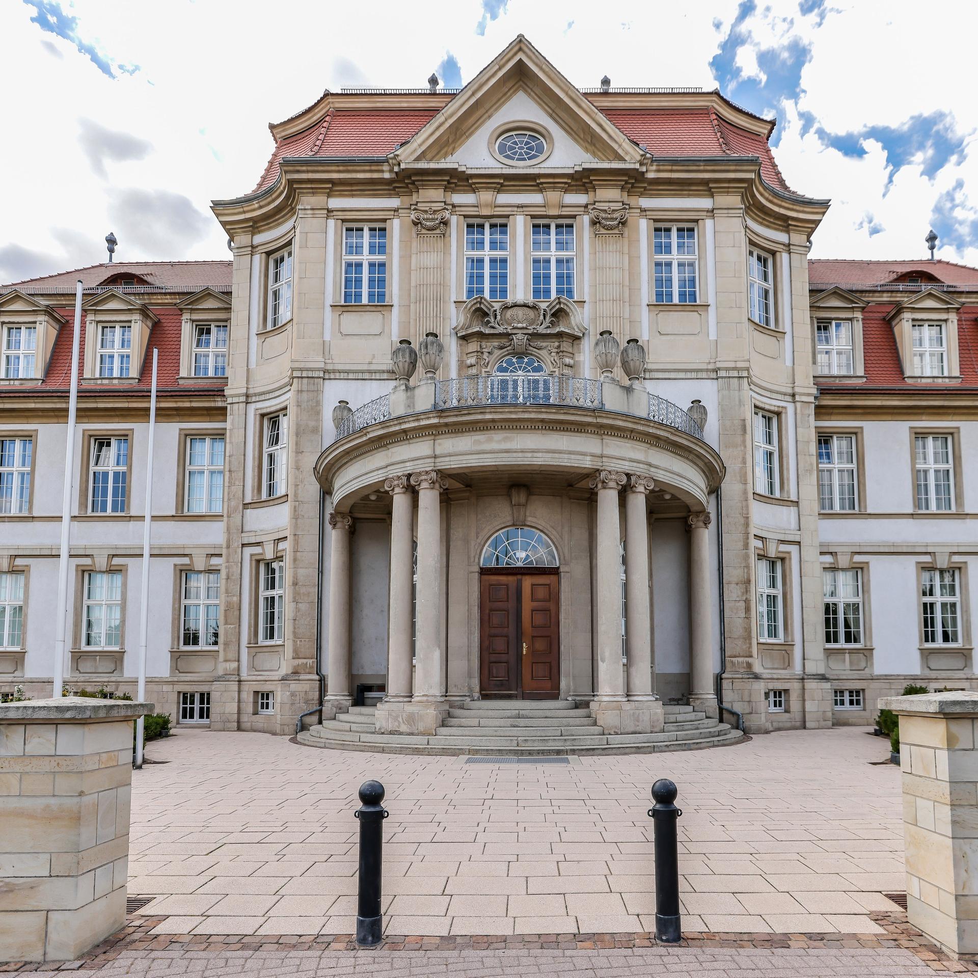 Zu sehen ist das Oberlandesgericht Naumburg in Sachsen-Anhalt