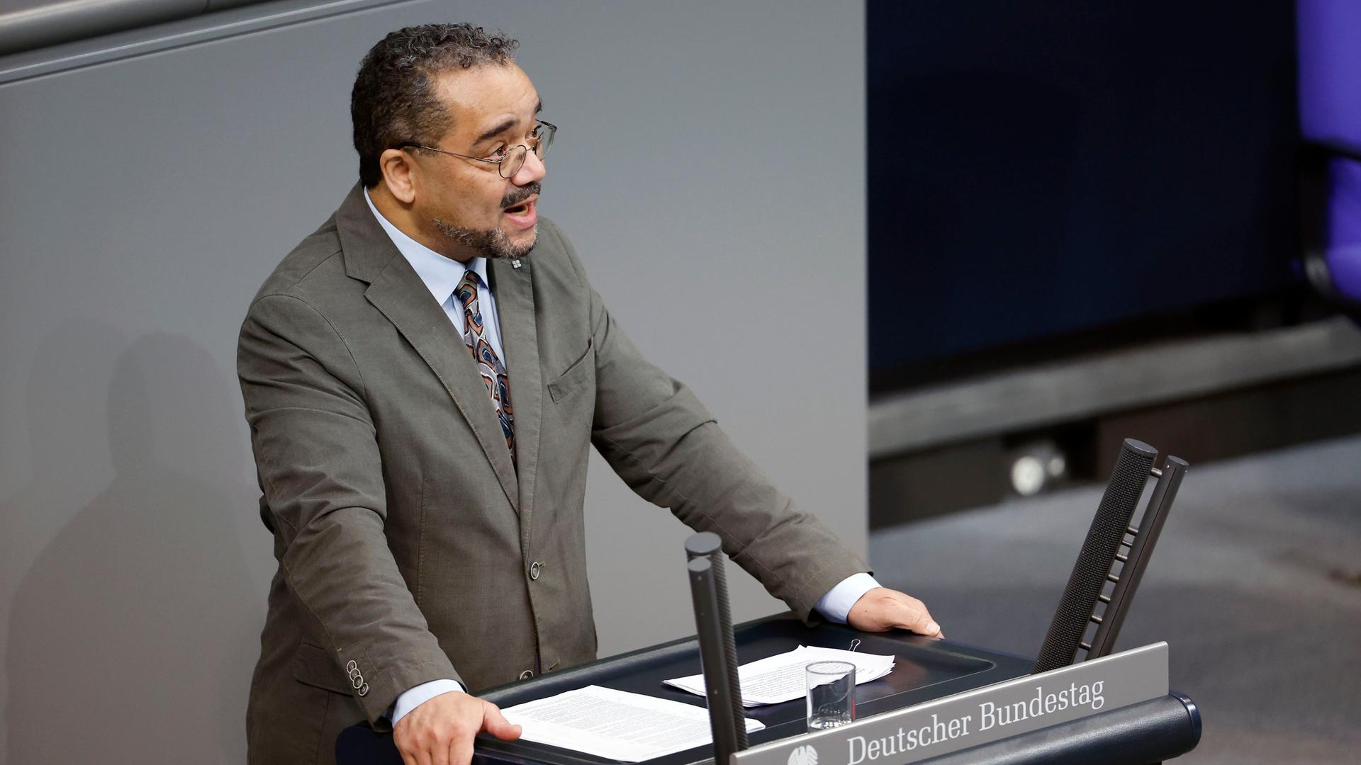 Harald Weyel spricht im Deutschen Bundestag. Harald Weyel spricht im Deutschen Bundestag.