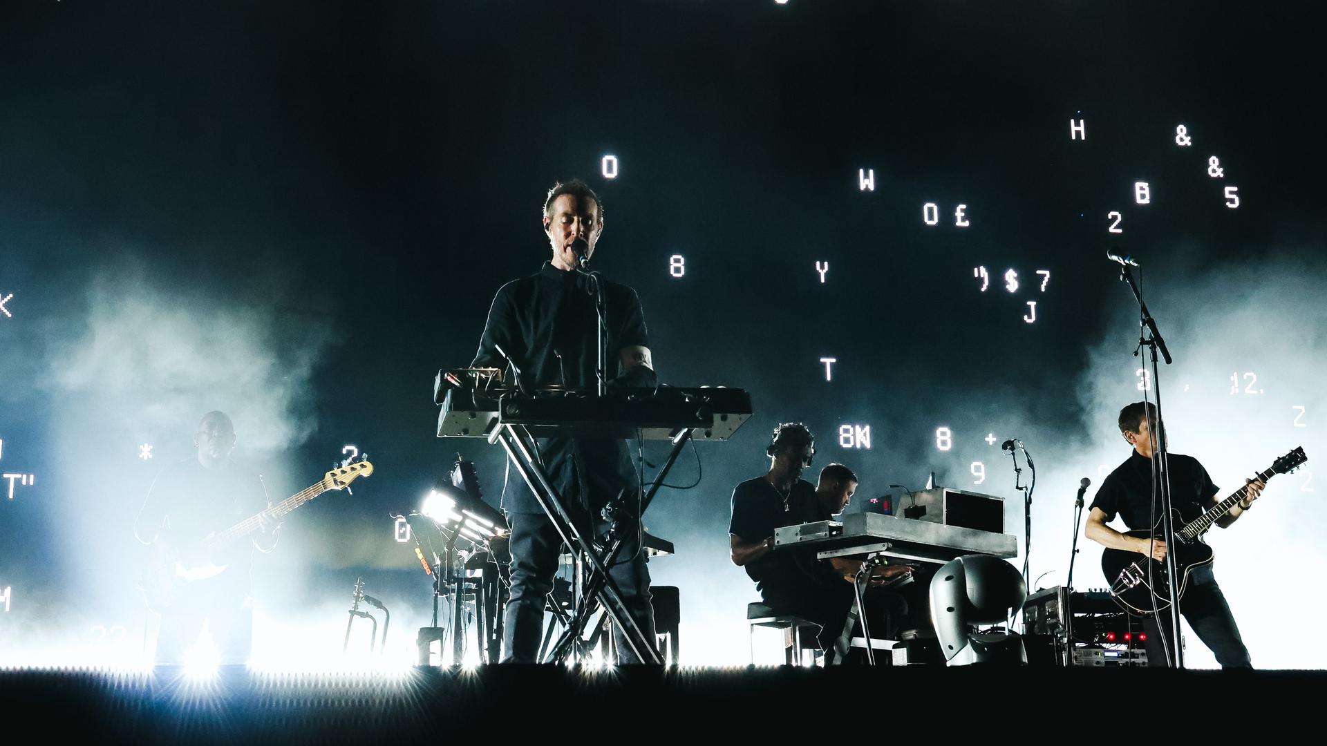 3D (Robert Del Naja) und Daddy G (Grant Marshall) von Massive Attack treten live beim Unaltrofestival Festival im Parco della Musica in Mailand, Italien, auf.