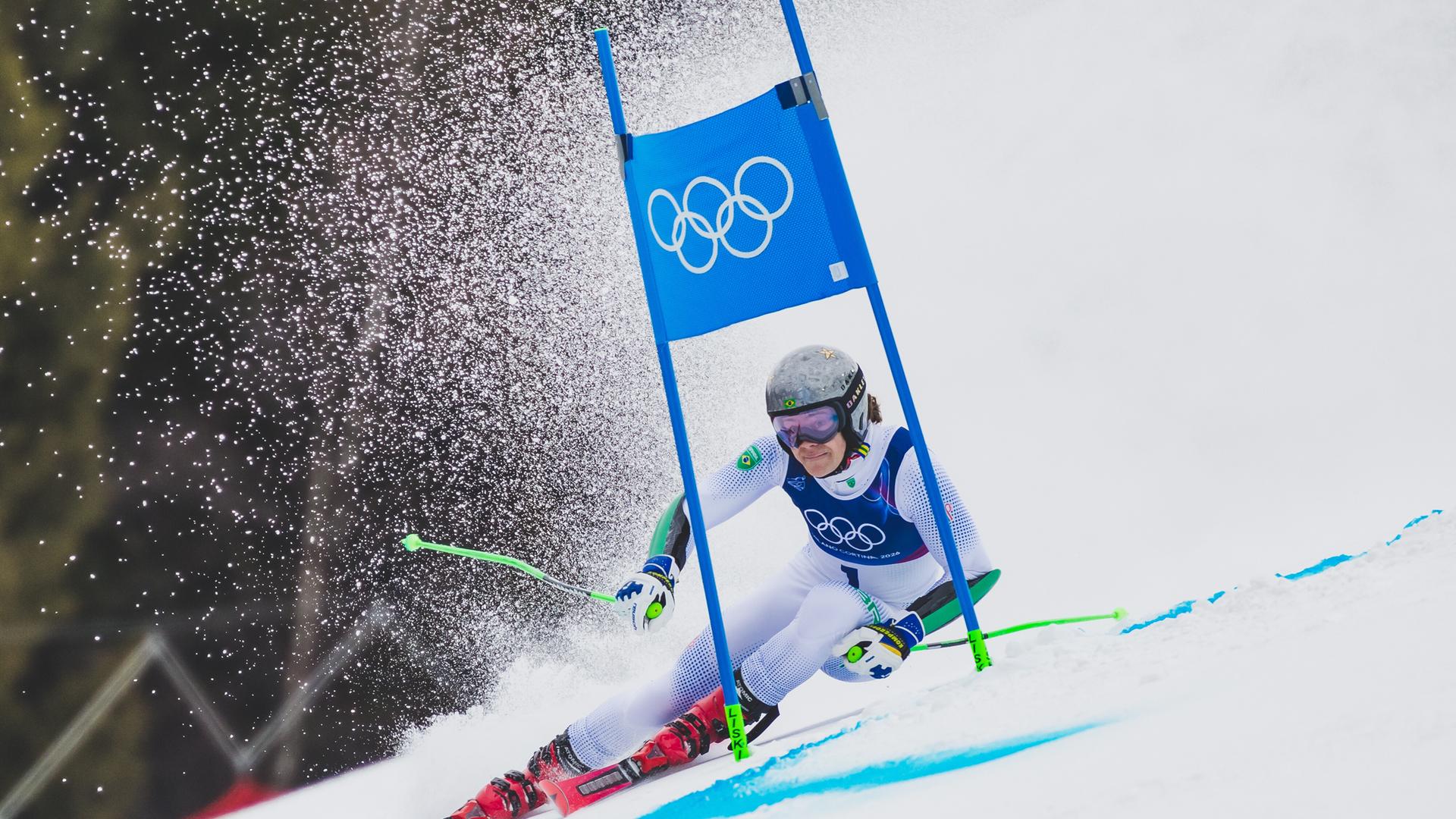 Lucas Pinheiro Braathen (BRA) während des 1. Laufs im Riesenslalom bei den Olympischen Winterspielen in Bormio. 