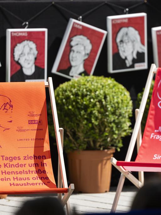 Bachmann-Liegestühle vor dem ORF-Landesstudio in Klagenfurt am Donnerstag, 26. Juni 2025. 