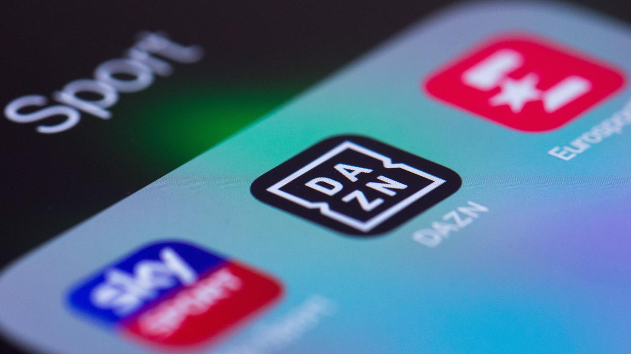 Die Apps von DAZN, Sky und Eurosport auf einem Iphone.