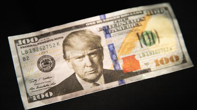 Falscher 100-Dollar-Schein mit dem Porträt Donald Trumps