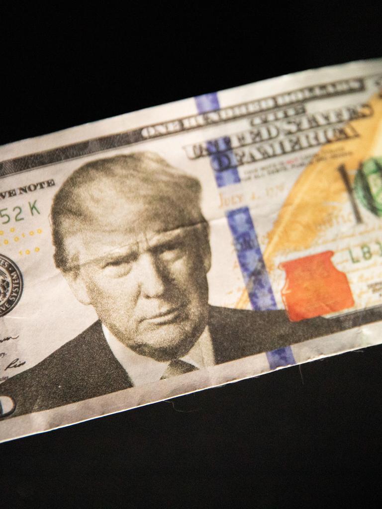 Falscher 100-Dollar-Schein mit dem Porträt Donald Trumps