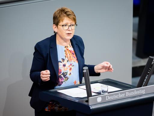 Tanja Machalet (SPD), Mitglied des Deutschen Bundestages, spricht im Plenum des Deutschen Bundestages. 