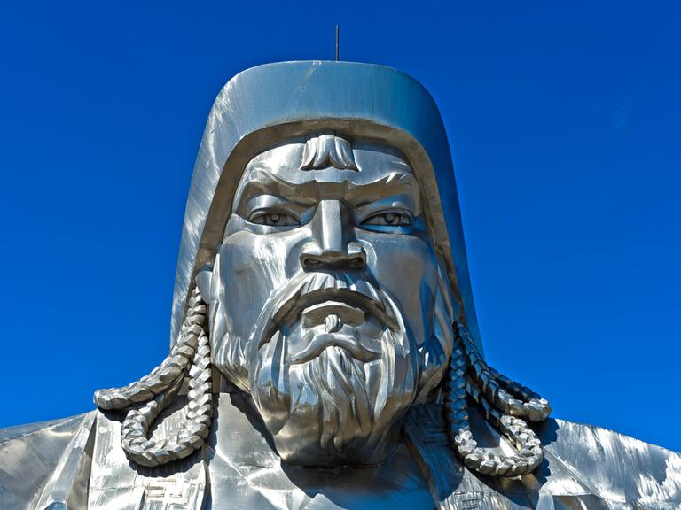 Eine Statue von Dschingis Khan