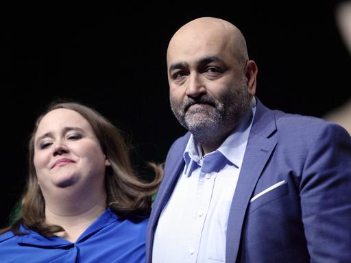 Grünen-Parteichefs Ricarda Lang und Omid Nouripour nach der Wiederwahl auf der 49. Bundesdelegiertenkonferenz der Partei Bündnis90/Die Grünen 