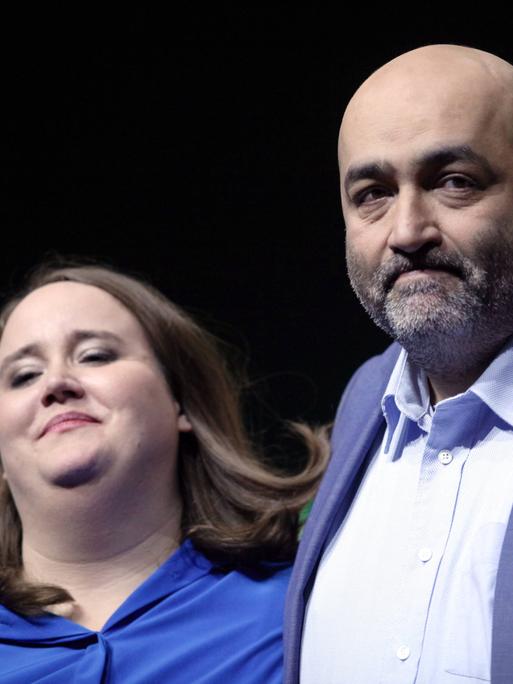 Grünen-Parteichefs Ricarda Lang und Omid Nouripour nach der Wiederwahl auf der 49. Bundesdelegiertenkonferenz der Partei Bündnis90/Die Grünen 