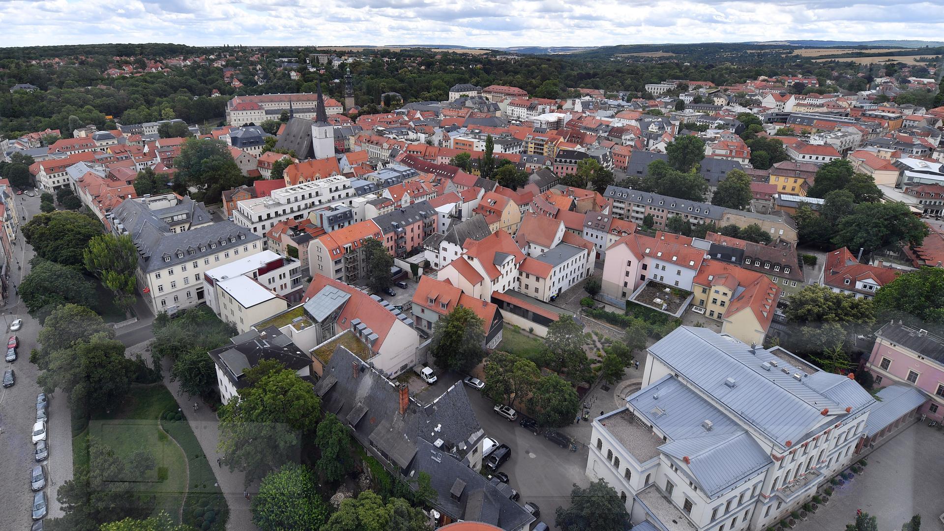 Die Altstadt von Weimar mit Residenzschloss und Herderkirche. Die Altstadt von Weimar mit Residenzschloss und Herderkirche.
