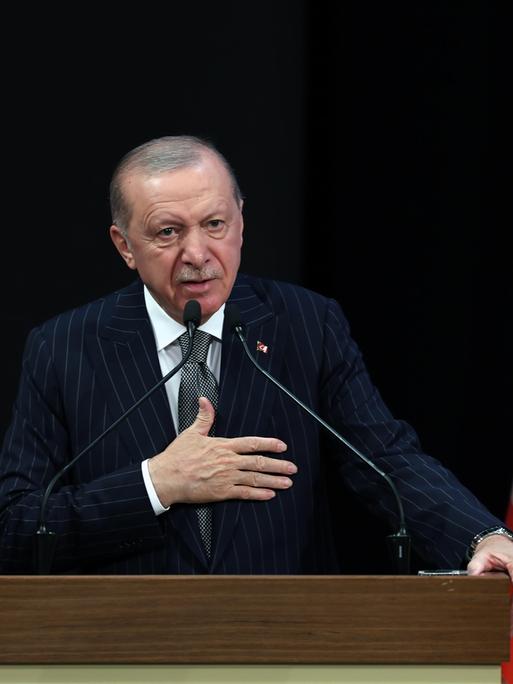 Der türkische Präsident Recep Tayyip Erdogan spricht auf einem AKP-Kongress in Ankara Der türkische Präsident Recep Tayyip Erdogan spricht auf einem AKP-Kongress in Ankara