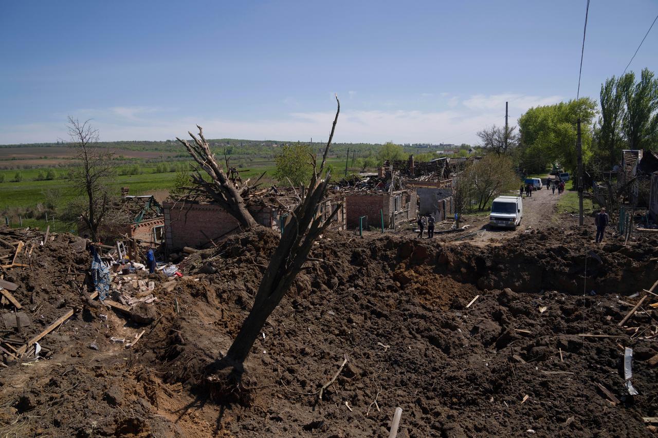Zerstörungen in Bakhmut in Donezk nach einem russischen Luftangriff am 7. Mai 
