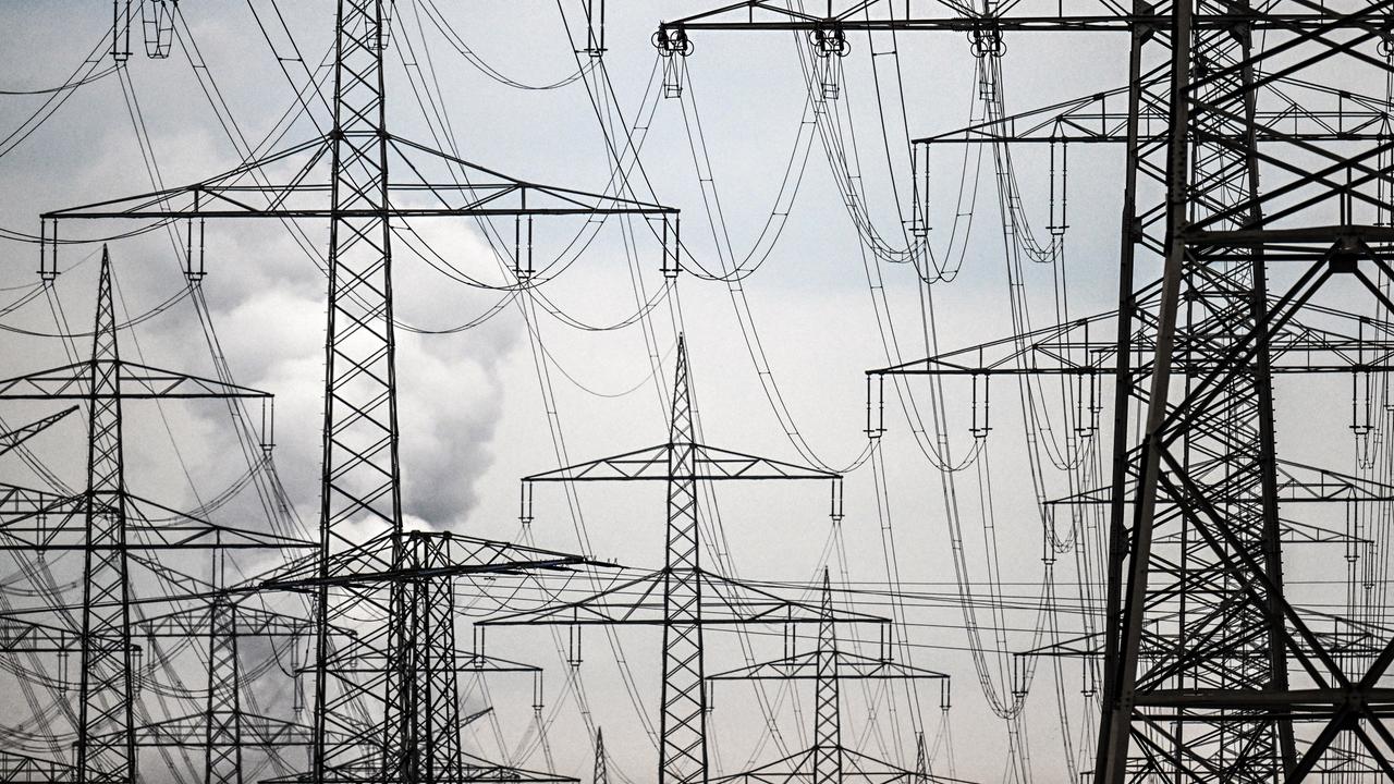 Ausbaukosten für Stromnetze - Union will mehr Freileitungen statt Erdkabel