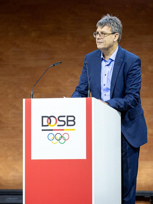 Thomas Weikert, Präsident des Deutschen Olympischen Sportbundes (DOSB), spricht bei einer Mitgliederversammlung des des Deutschen Olympischen Sportbundes (DOSB).