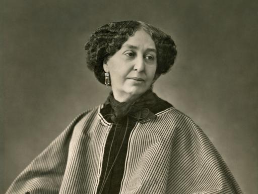 Die französische Schriftstellerin George Sand in einer Porträtaufnahme von 1864 (Nadar).