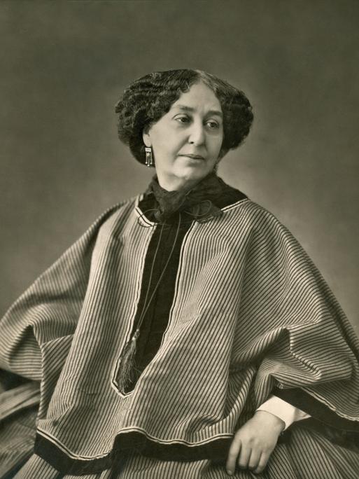 Die französische Schriftstellerin George Sand in einer Porträtaufnahme von 1864 (Nadar).