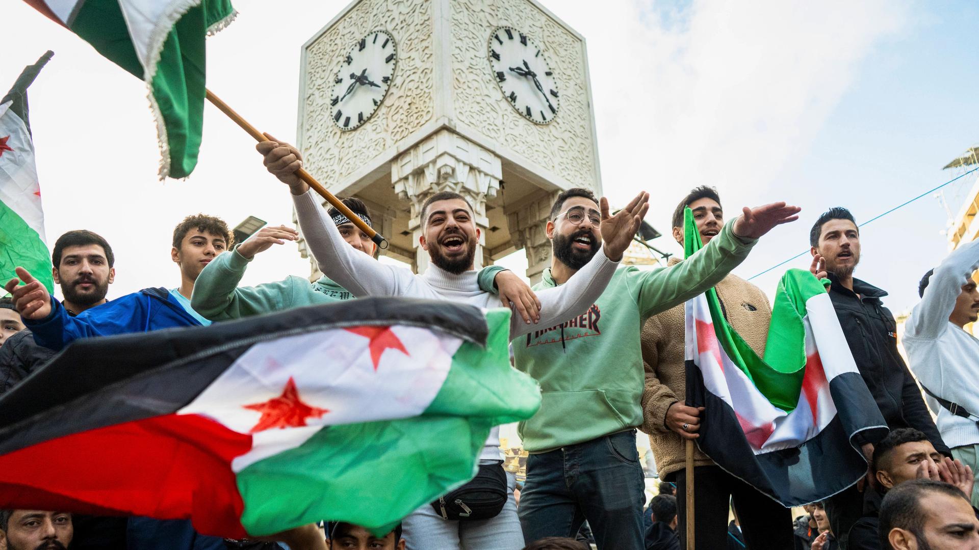 Syrer im Libanon feiern den Sturz Assads in ihrem Heimatland. 