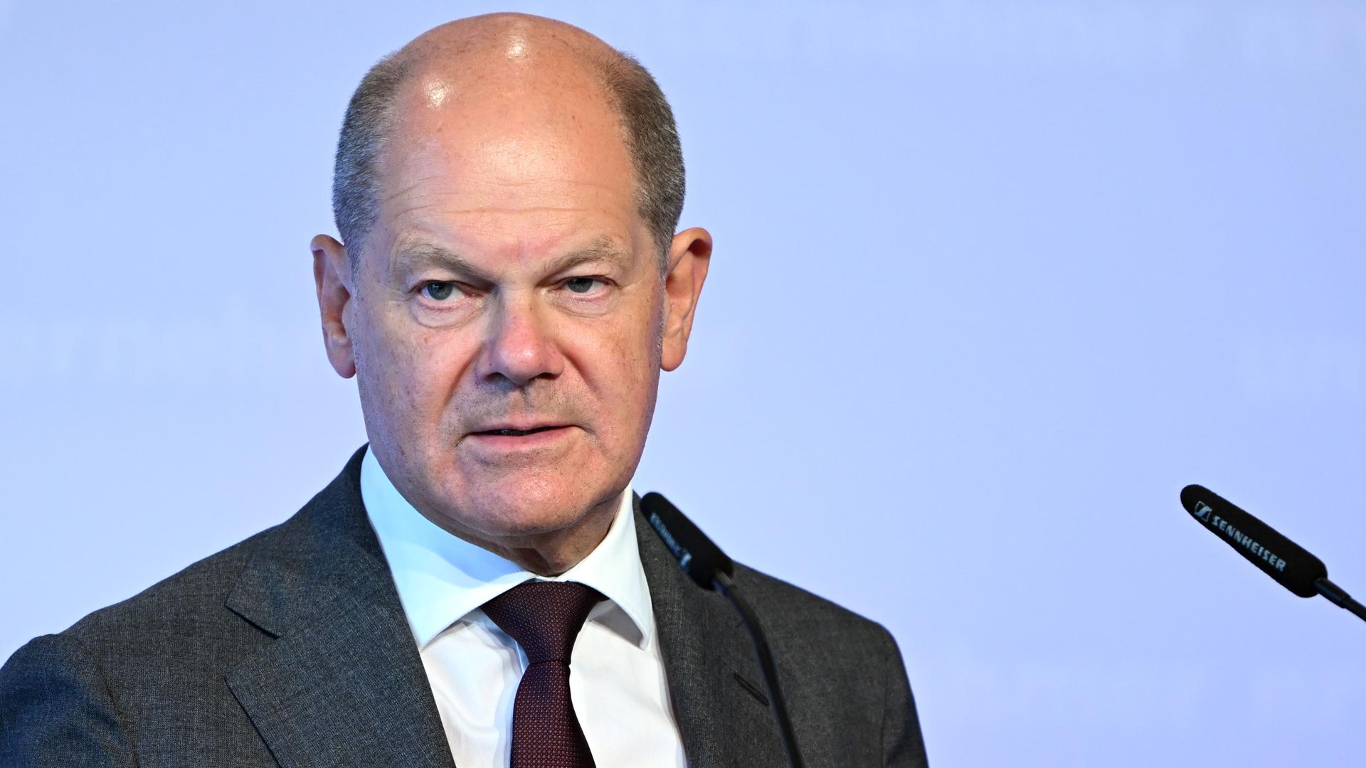 Düsseldorf: Bundeskanzler Olaf Scholz (SPD) spricht beim Unternehmertag Nordrhein-Westfalen. Düsseldorf: Bundeskanzler Olaf Scholz (SPD) spricht beim Unternehmertag Nordrhein-Westfalen.