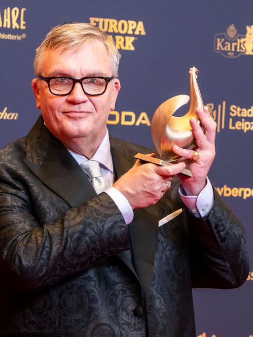 Hape Kerkeling Preistraeger mit Henne zu Gast auf dem roten Teppich zu der Verleihung der 32.Goldenen Henne Publikumspreis Neue Messe Leipzig am 04.09.2026 in Leipzig Hape Kerkeling Preistraeger mit Henne zu Gast auf dem roten Teppich zu der Verleihung der 32.Goldenen Henne Publikumspreis Neue Messe Leipzig am 04.09.2026 in Leipzig