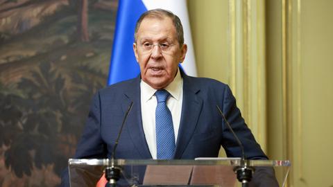 Der russische Außenminister Lawrow bei einer Pressekonferenz in seinem Amtssitz.