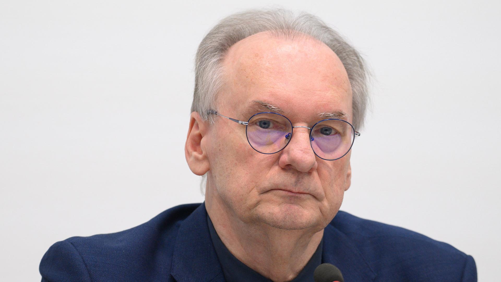 Reiner Haseloff (CDU), Ministerpräsident von Sachsen-Anhalt in der Landespressekonferenz von Sachsen-Anhalt.