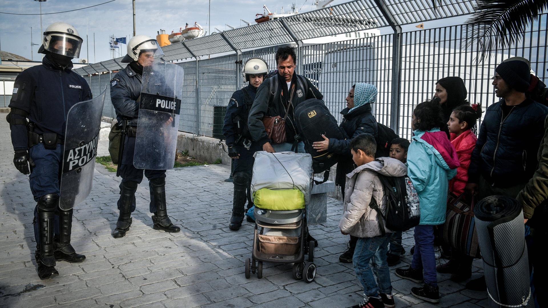Flüchtlinge und Einwanderer aus dem Flüchtlingslager Moria in Griechenland