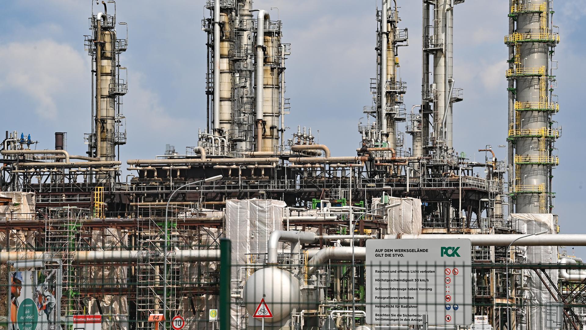 Blick auf eine Erdöl-Anlage in Deutschland.
