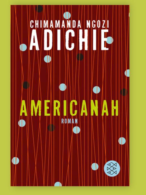 In kräftigen Rottönen ist das Buchcover getaucht des Buches von Chimamanda Ngozi Adichie.