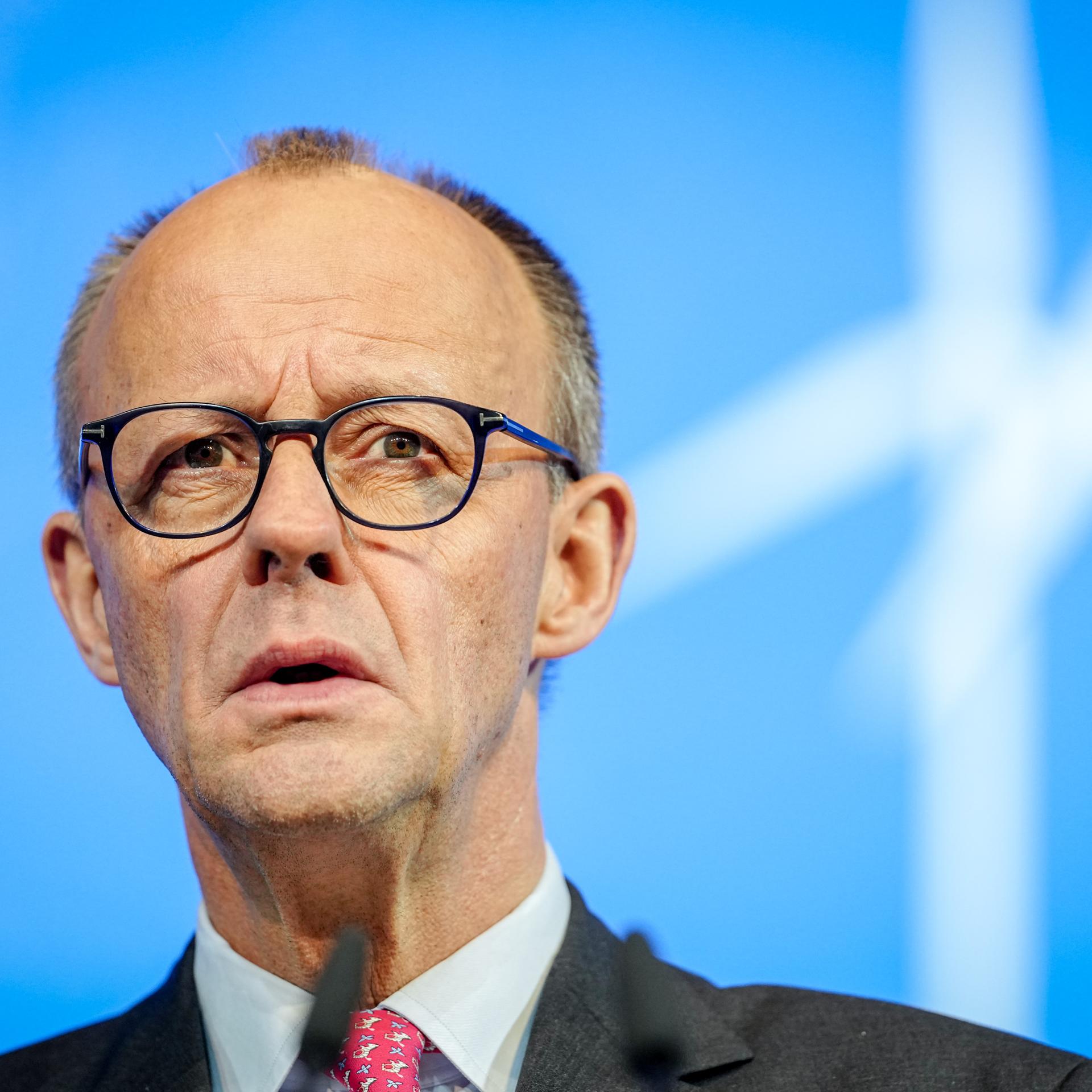 Hamburg: Bundeskanzler Friedrich Merz (CDU) gibt beim Gipfeltreffen der Nordsee-Anrainerstaaten eine Pressekonferenz.
