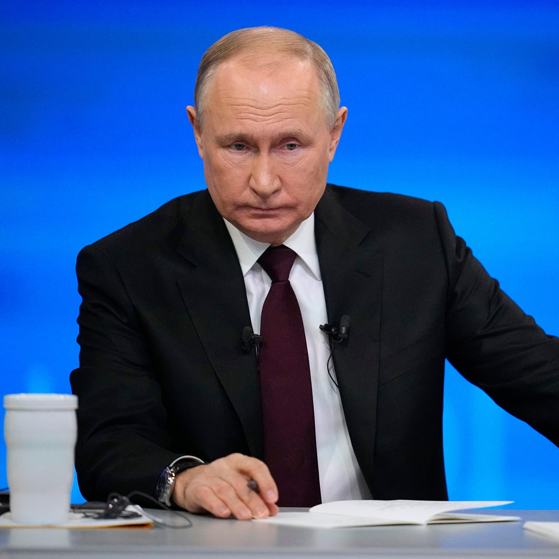 Russland, Moskau: Wladimir Putin, Präsident von Russland, während einer Pressekonferenz.